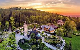 Pokoje Gościnne przy kościele Wang.